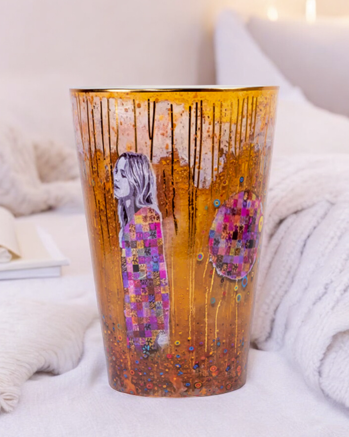 Artisanal candle for luxury home decor