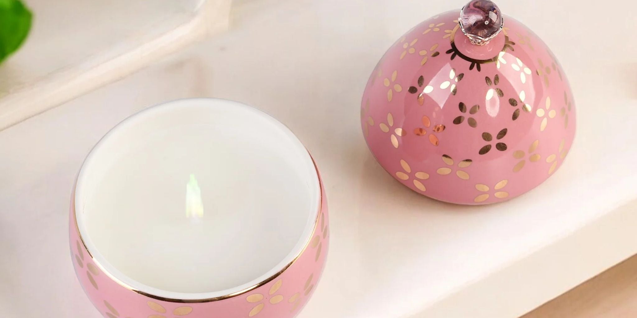 Creating an Ambiance: How Luxury Candles Transform Your Home