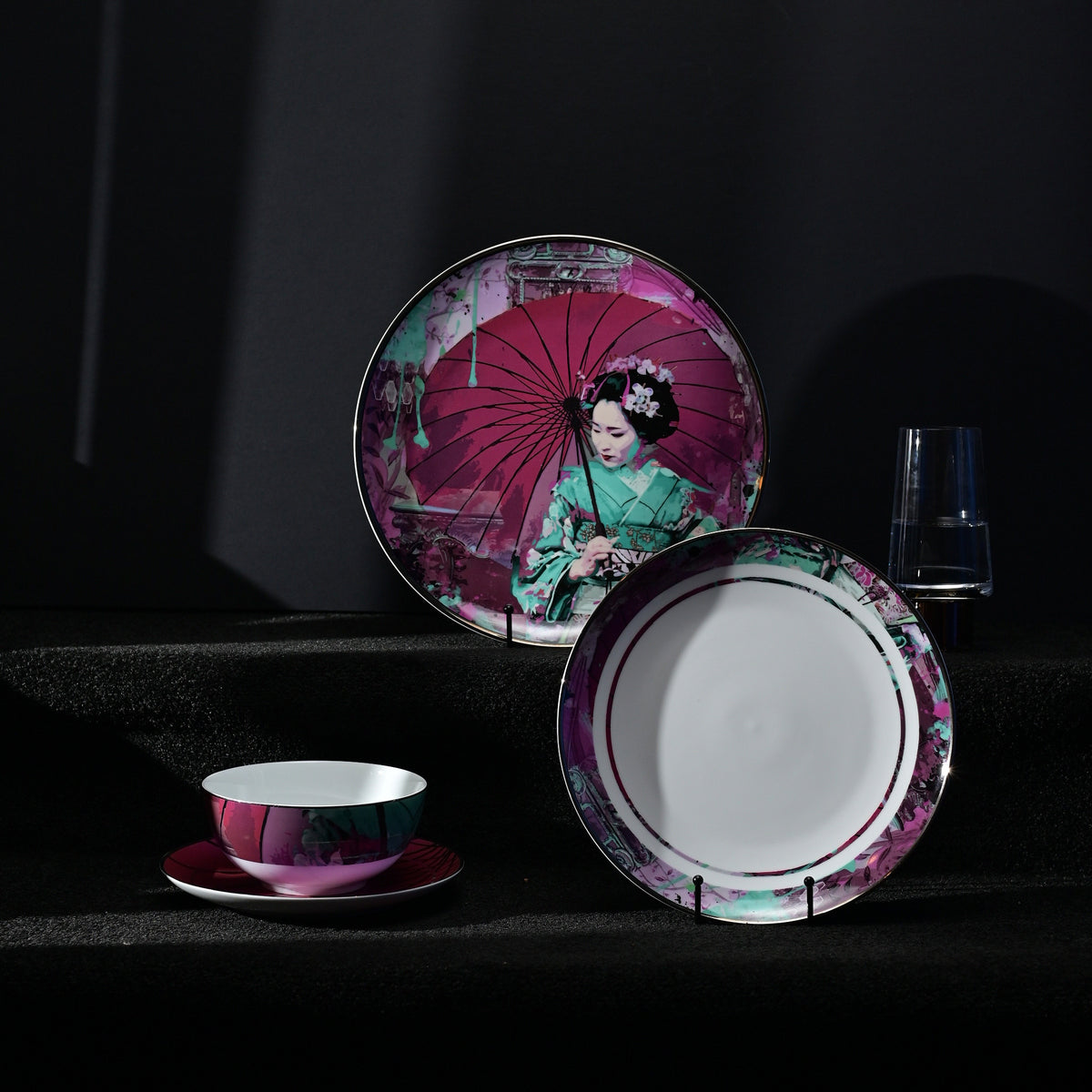 GEISHA AT NIGHT